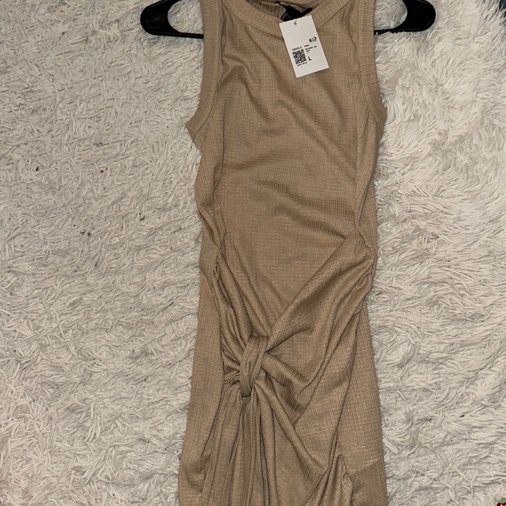 Brand new with tag F21 dress// cute for summer 🌞